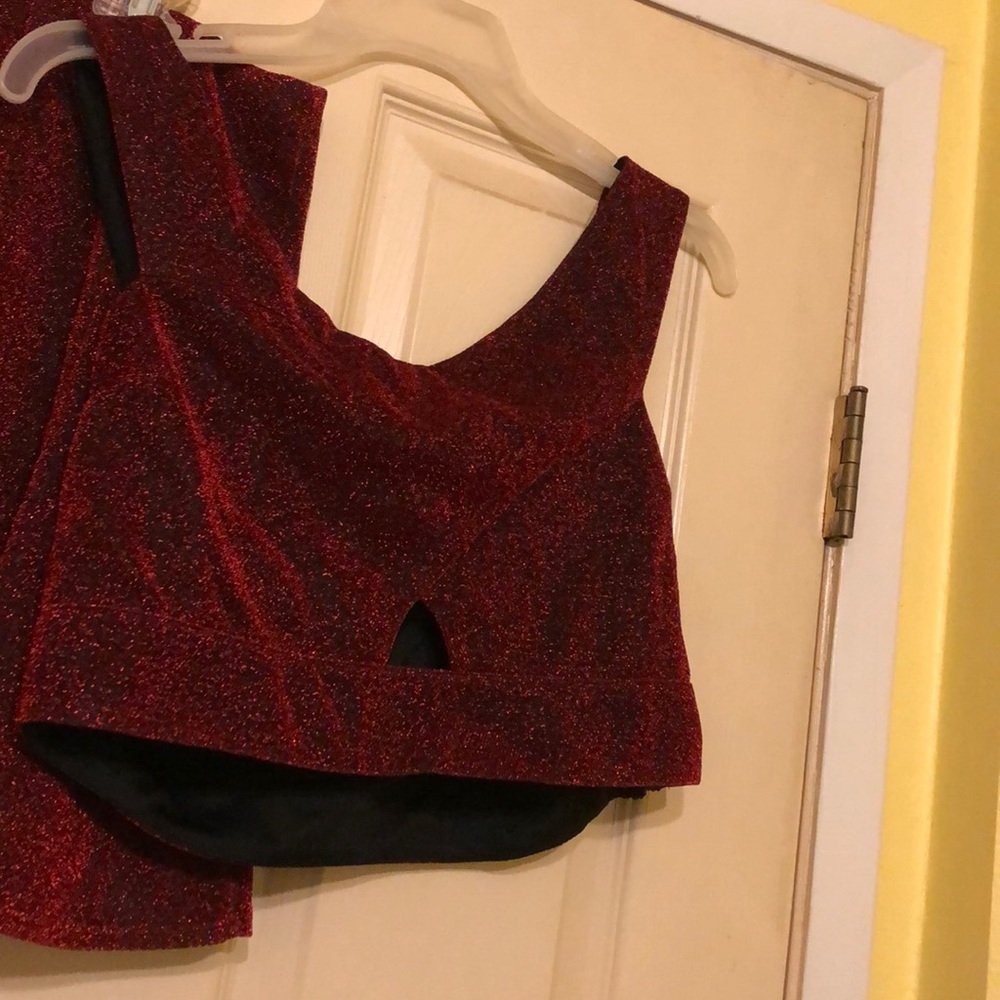 Red skirt set - Picture 2 of 3